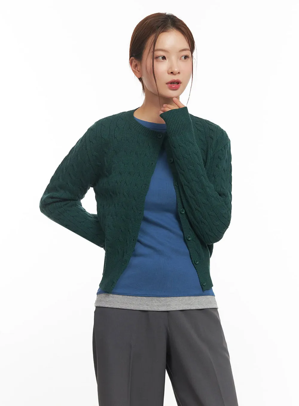 Cable-Knit Buttoned Cardigan IM524